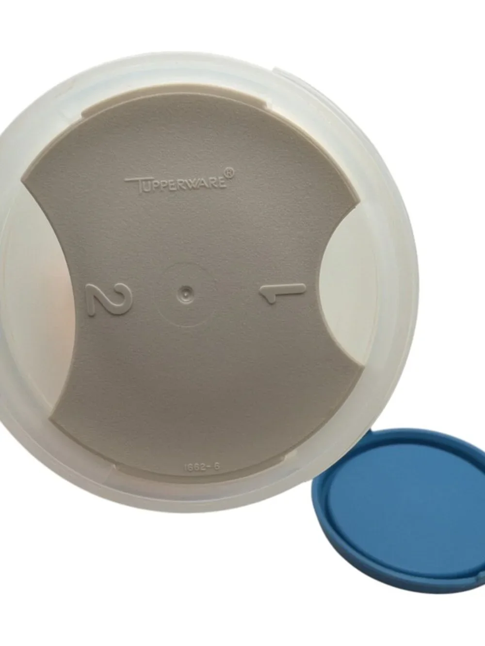 Vintage‎ Tupperware Spaghetti Keeper # 1607-15 11.25”Tall With Lid 1661-3 EUC